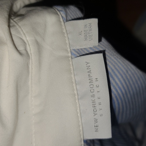 EUC NY & CO striped white/blue button down shirt womens sz xl - Picture 3 of 3